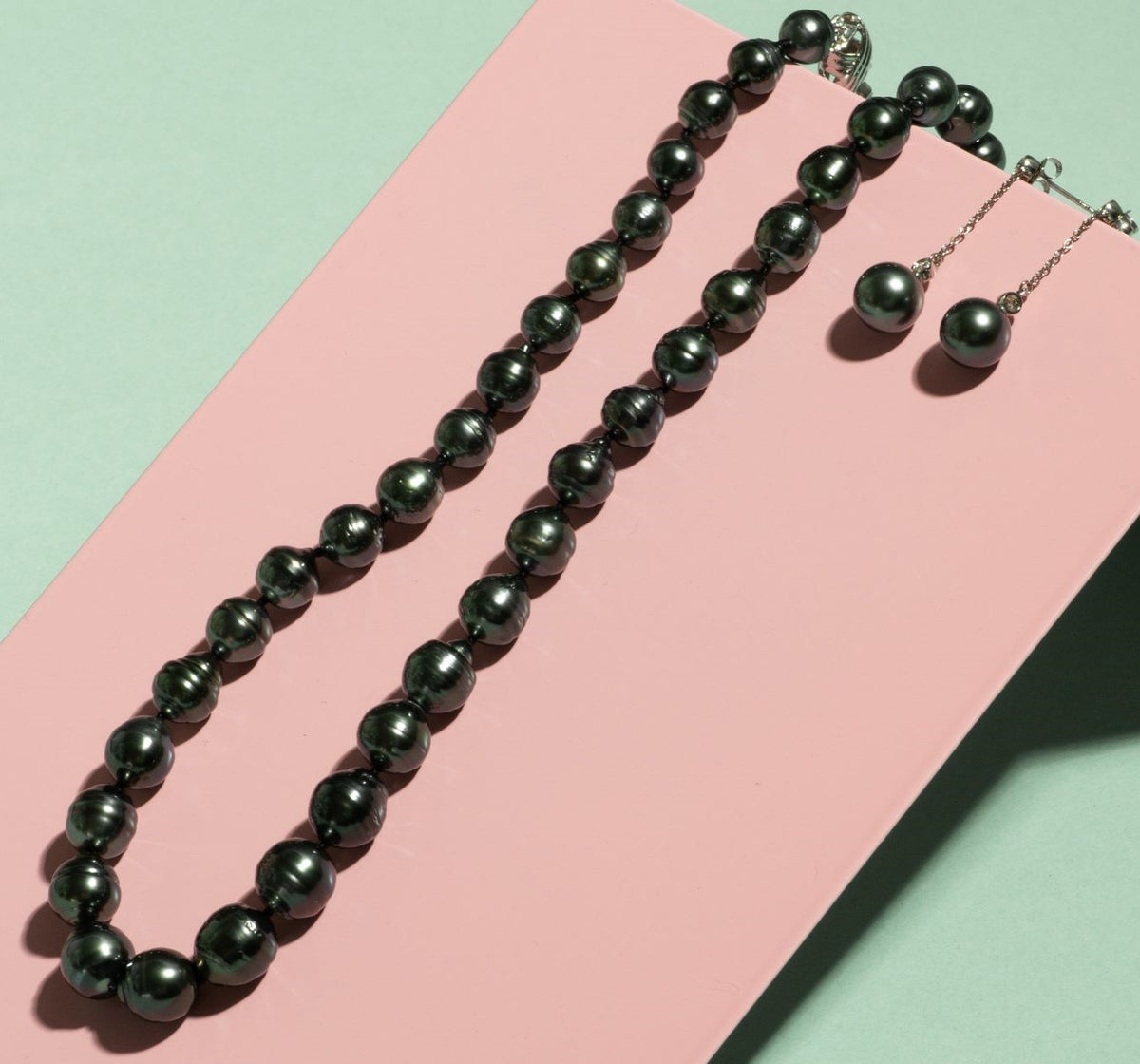 8-10mm Dark Tahitian South Sea Circle - Baroque Pearl Necklace